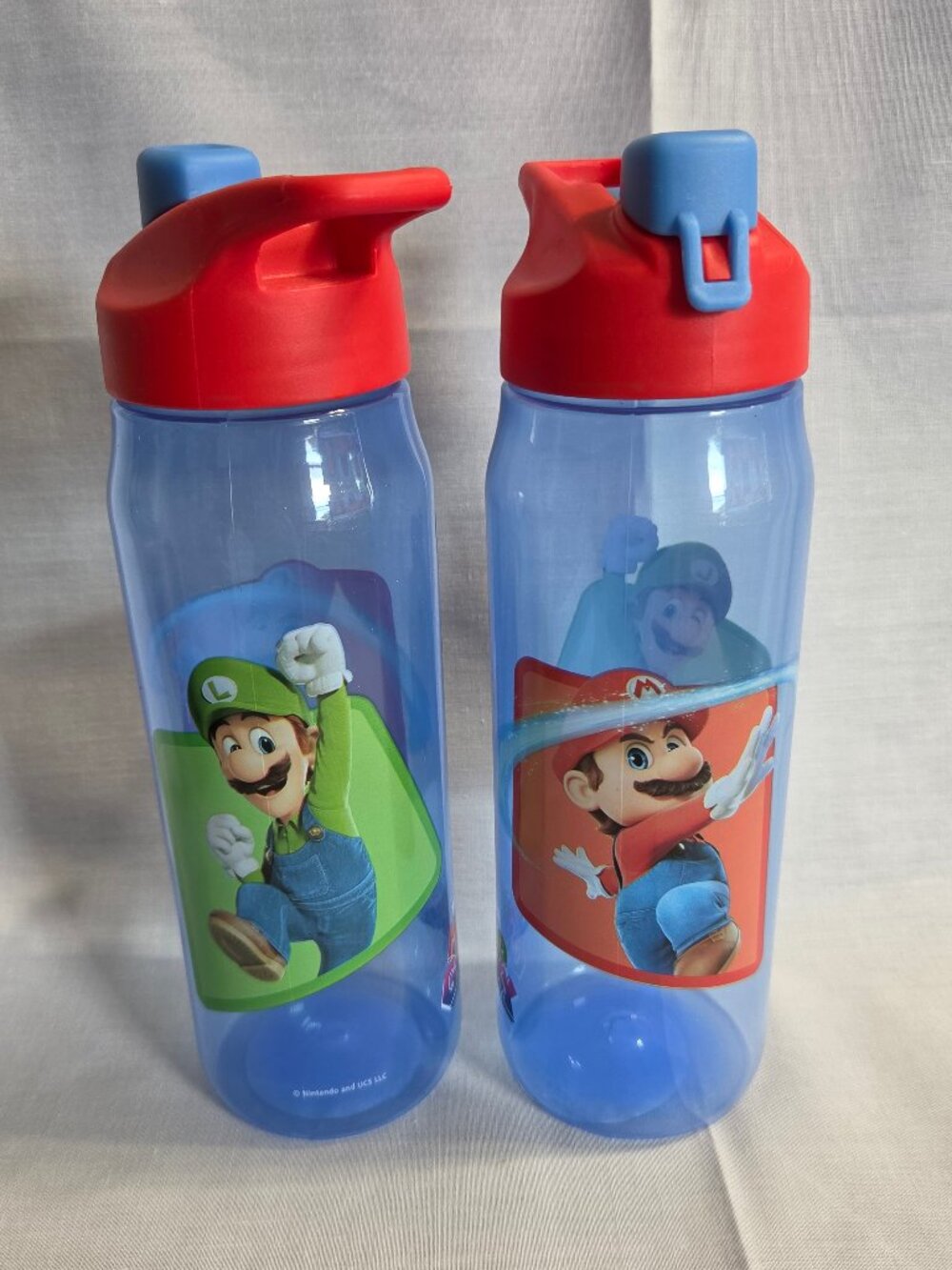 Lot 2 Super MARIO GALAXY Kids Travel Water BOTTLES Drink Lid Straws Zak Cups